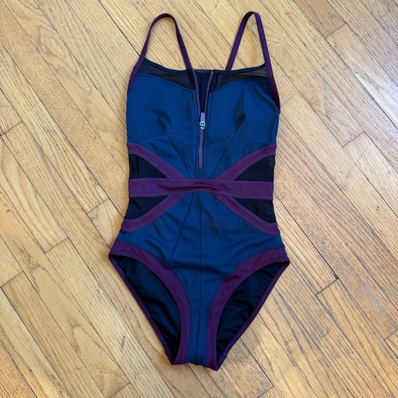 Sweaty Betty Zip Front One Piece Swimsuit - XS - Picture 4 of 8